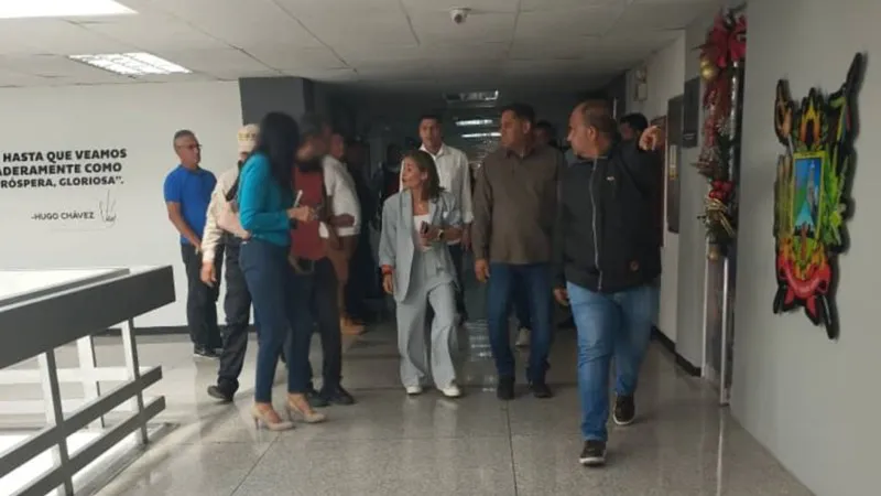 Juramentan a Dina Castillo como alcaldesa de Valencia