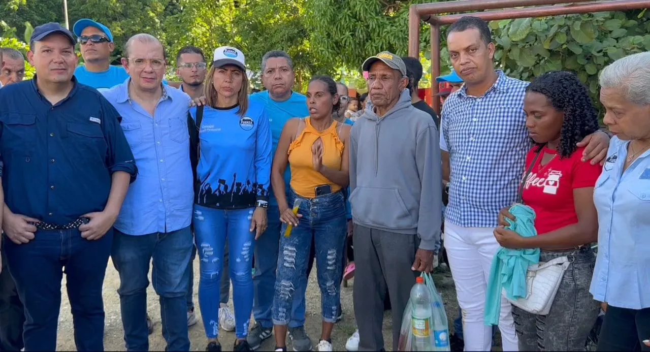 Partido Fuerza Vecinal, en el municipio Urdaneta del estado Miranda. 
