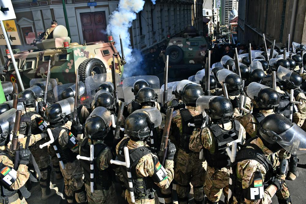  Militares participan durante un intento de golpe de Estado cerca de la plaza Murillo, en La Paz, Bolivia. Foto: Xinhua