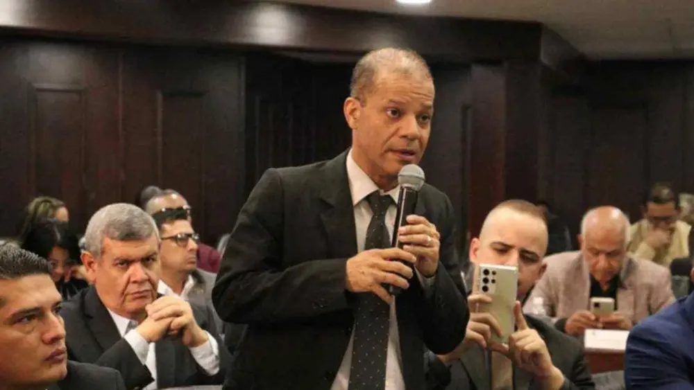 Omar Ávila, diputado ante a la Asamblea Nacional