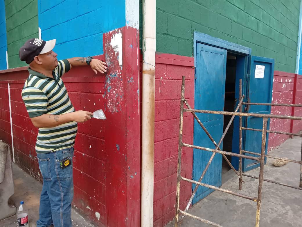 Inician trabajos en la cancha Mary Rodríguez 