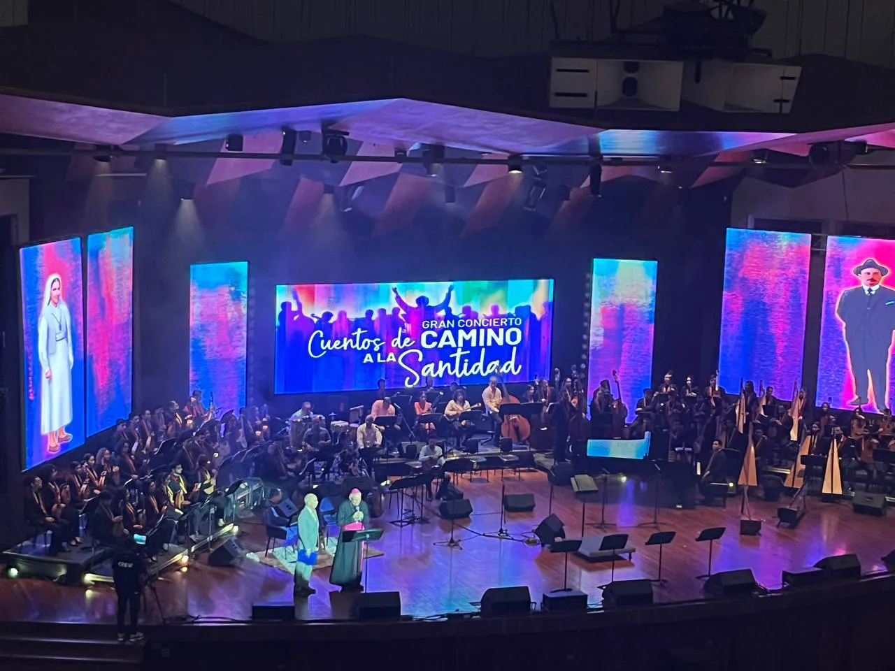 Gran Concierto Cuentos de camino a la Santidad, Aula Magna de la UCV.