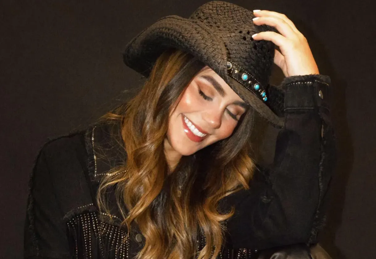 Joyce Pérez, venezolana cantante de música country en los Estados Unidos.