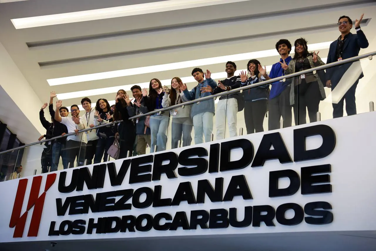 Estudiantes de la Universidad Venezolana de Los Hidrocarburos