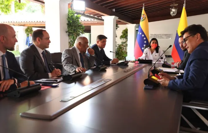 Venezuela y Colombia revisaron agenda energética.