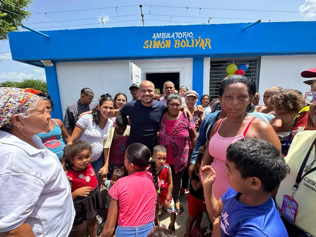 Reyner Pulido, alcalde del municipio Independencia,Reinauguran Ambulatorio “Simón Bolívar” en Santa Teresa del Tuy.