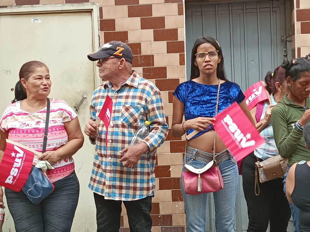 Militantes del PSUV marchan en la parroquia San Juan.