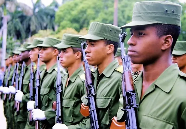 Militares cubanos.
