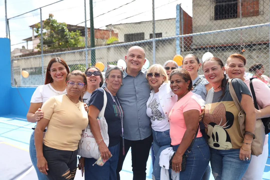 Reinaugurada octava cancha deportiva en Hoyo de la Puerta por medio del CLPP en Baruta