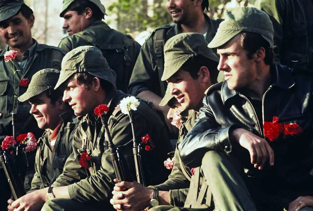 Revolución de Claveles