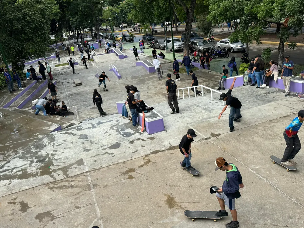 Corporación Juntos Todo Es Posible entrego rehabilitado el skate park en Los Símbolos