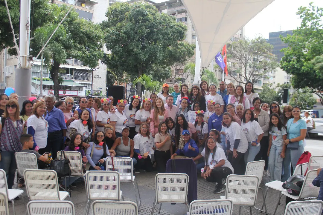 Mujeres conmemoran su día resaltando el poder del voto y la participación ciudadana