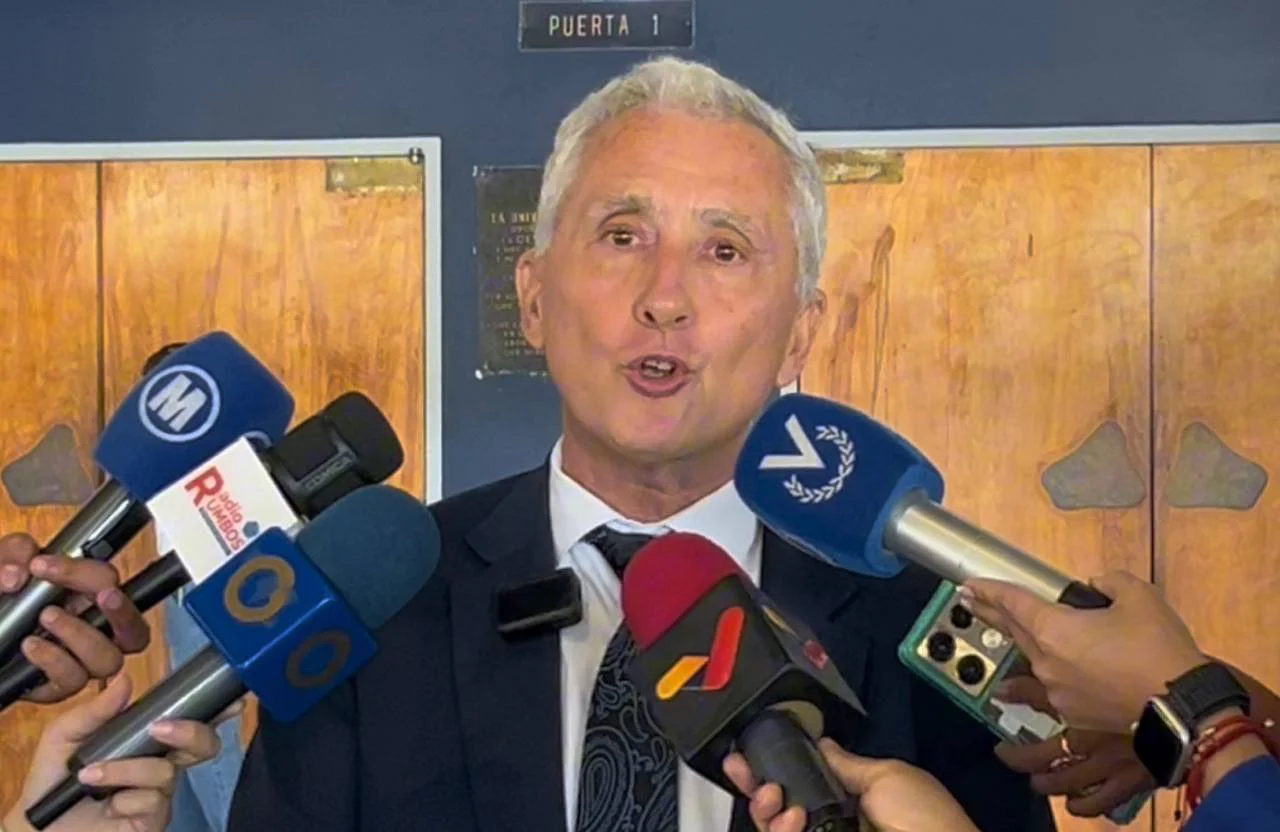  Patrick Riba, consejero cultural de la Embajada de Francia en Caracas, 