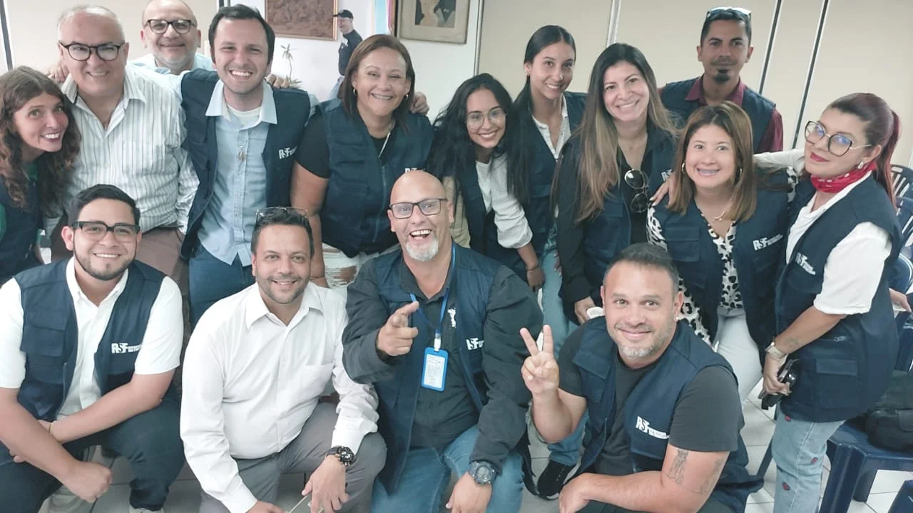 Reporteros Sin Fronteras y CNP Caracas entregaron chalecos de identificación a periodistas