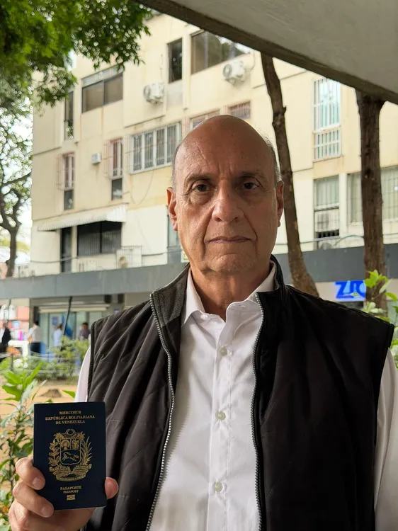 Williams Dávila recupera pasaporte nueve años después de su anulación