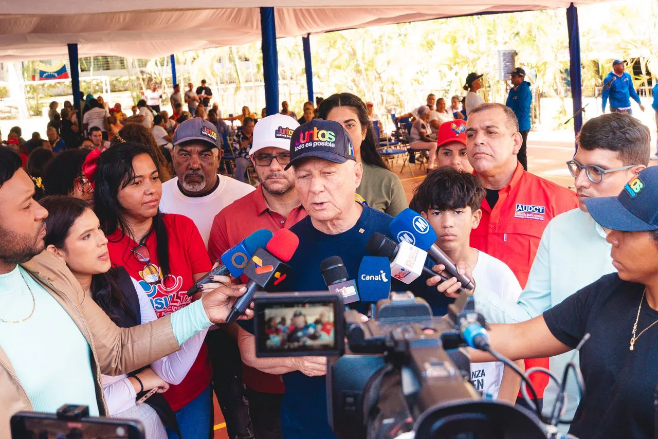 Walter Gavidia, presidente de esta corporación encabezó una asamblea con comuneros de estos estados centrales en Fuerte Tiuna