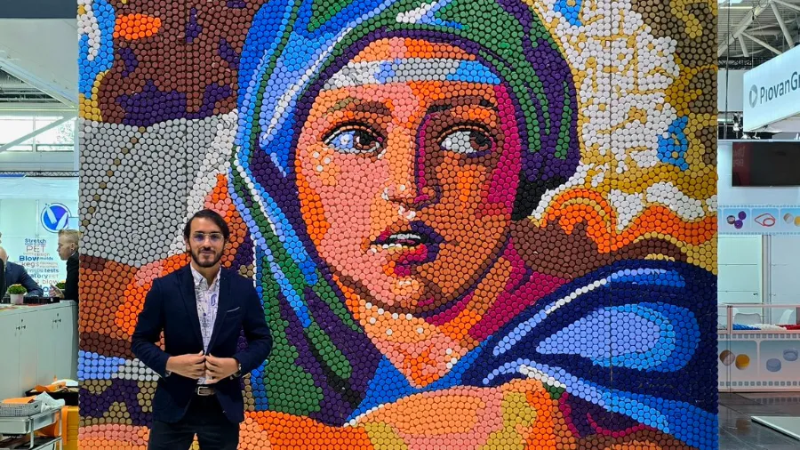 Óscar Olivares, artista plástico venezolano.