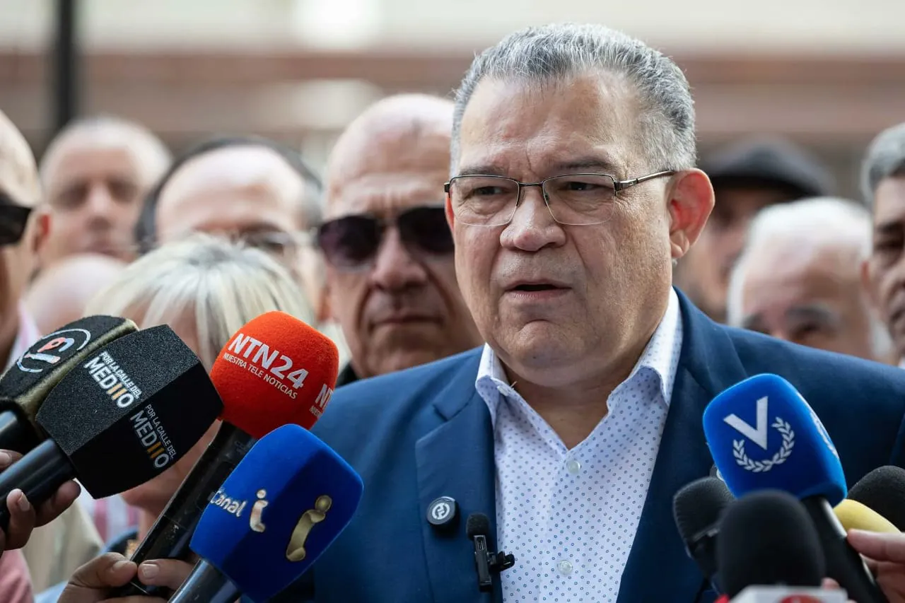 Excandidato a las presidenciales, Enrique Márquez en rueda de prensa