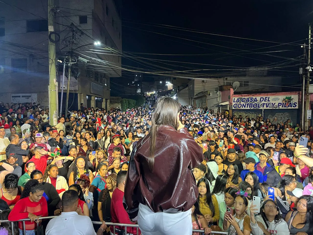 Cientos de personas asistieron a la primera edición de la “Ruta Nocturna de Carrizal”