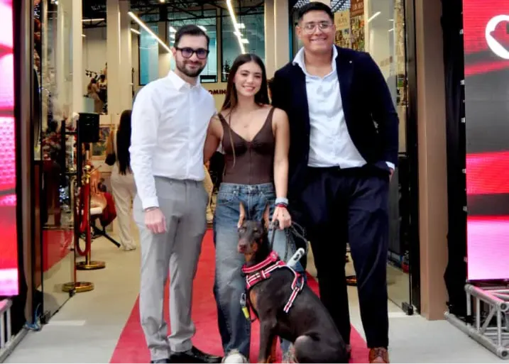 Vidapest inaugura gigantesca tienda pafa mascotas en Los Palos Grandes