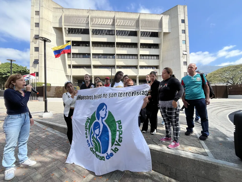 Familiares de presos políticos a las afueras del Tribunal Supremo de Justicia. Foto: Aymara Alonso / ElMartilloVen