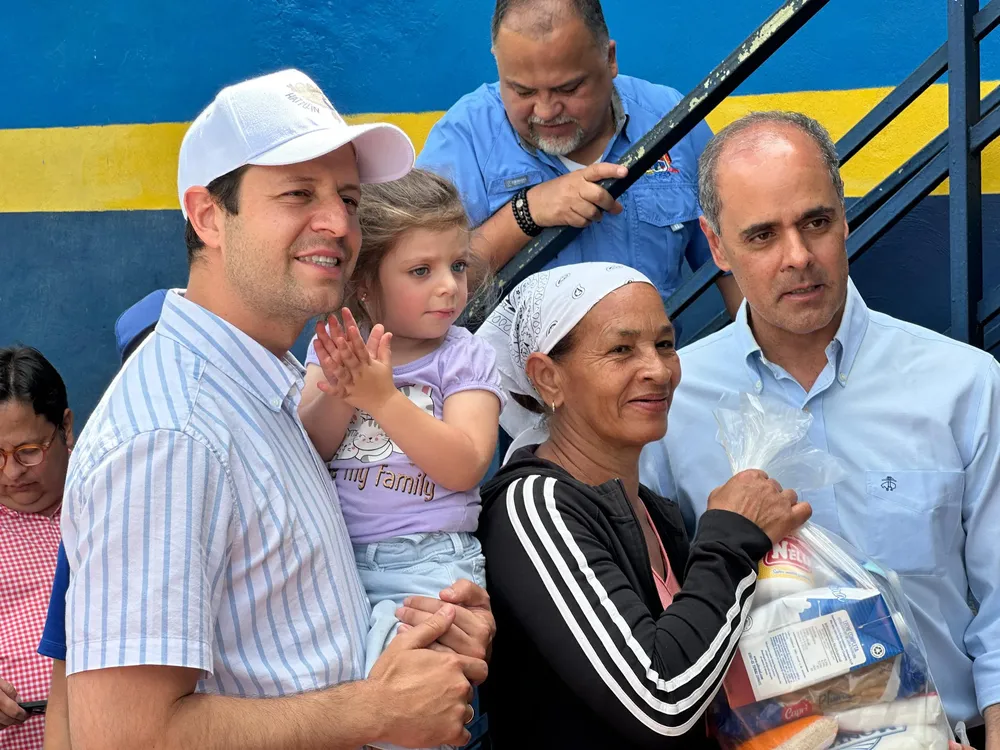 Elias Sayegh junto a Leonardo Canache, candidato a la Alcaldía del Municipio El Hatillo.