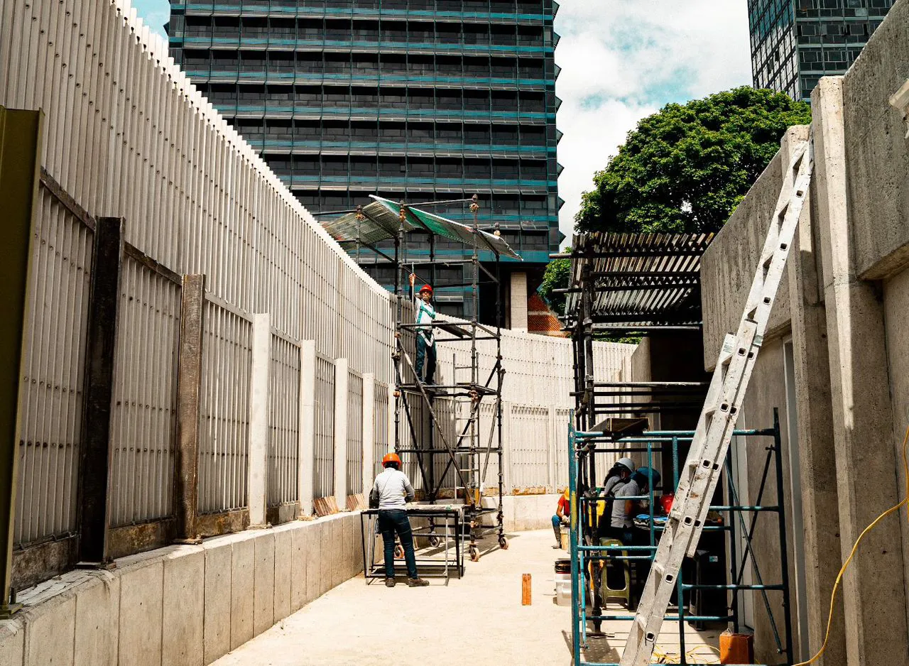 Corporación Juntos Todo Es Posible inició proceso de restauración de obra de Cruz-Diez en Plaza Venezuela