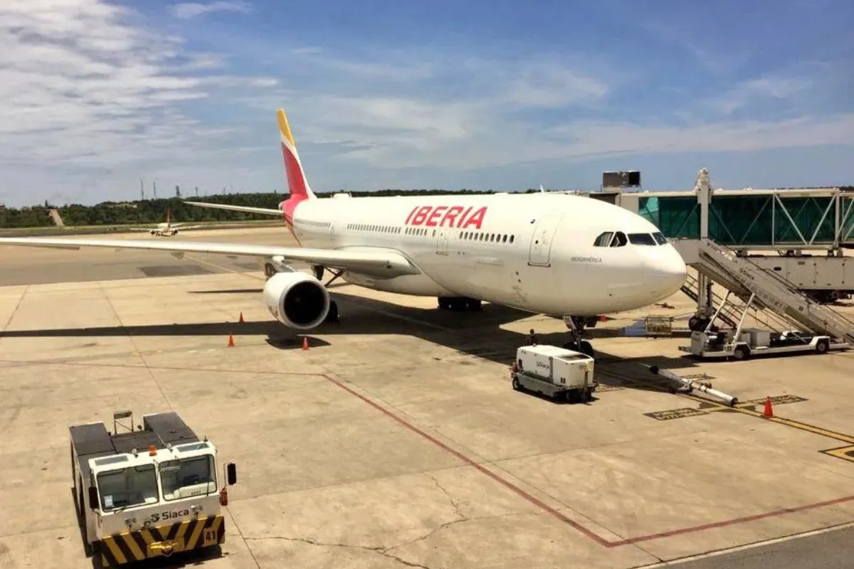 Avión de Iberia, en el Aeropuerto Internacional de Maiquetía.
