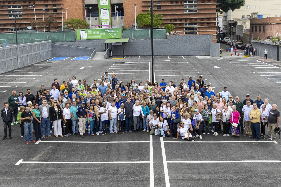 Estacionamiento del Mercado Municipal de Chacao.