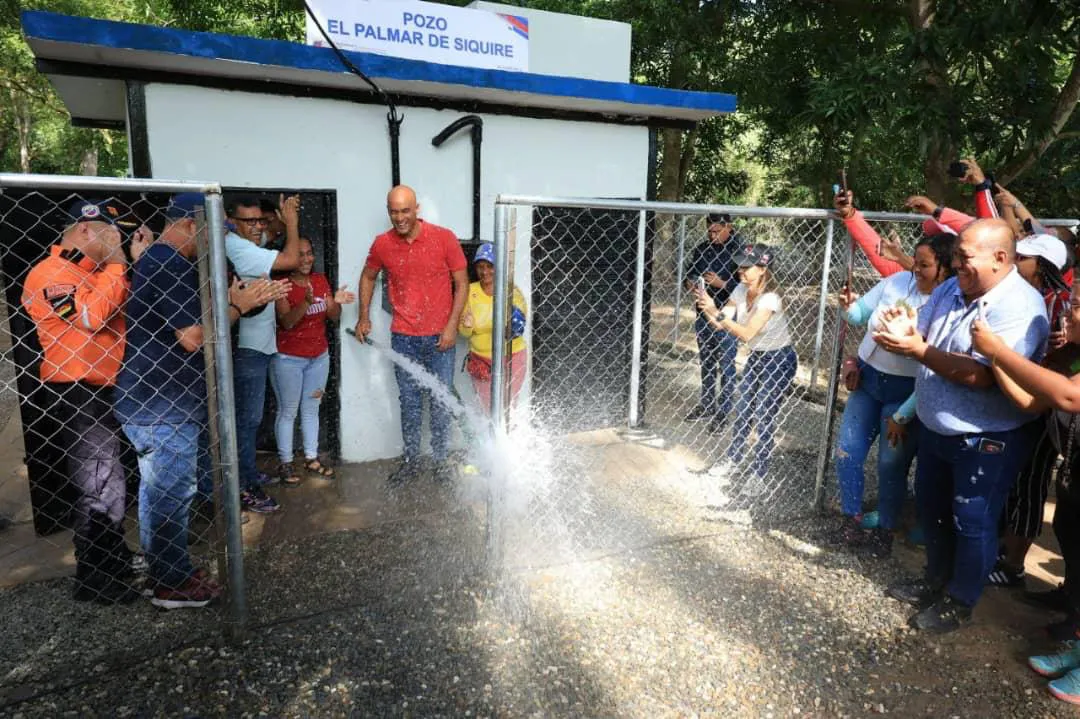 Inauguran pozo de agua número 32 en el municipio Paz Castillo .
