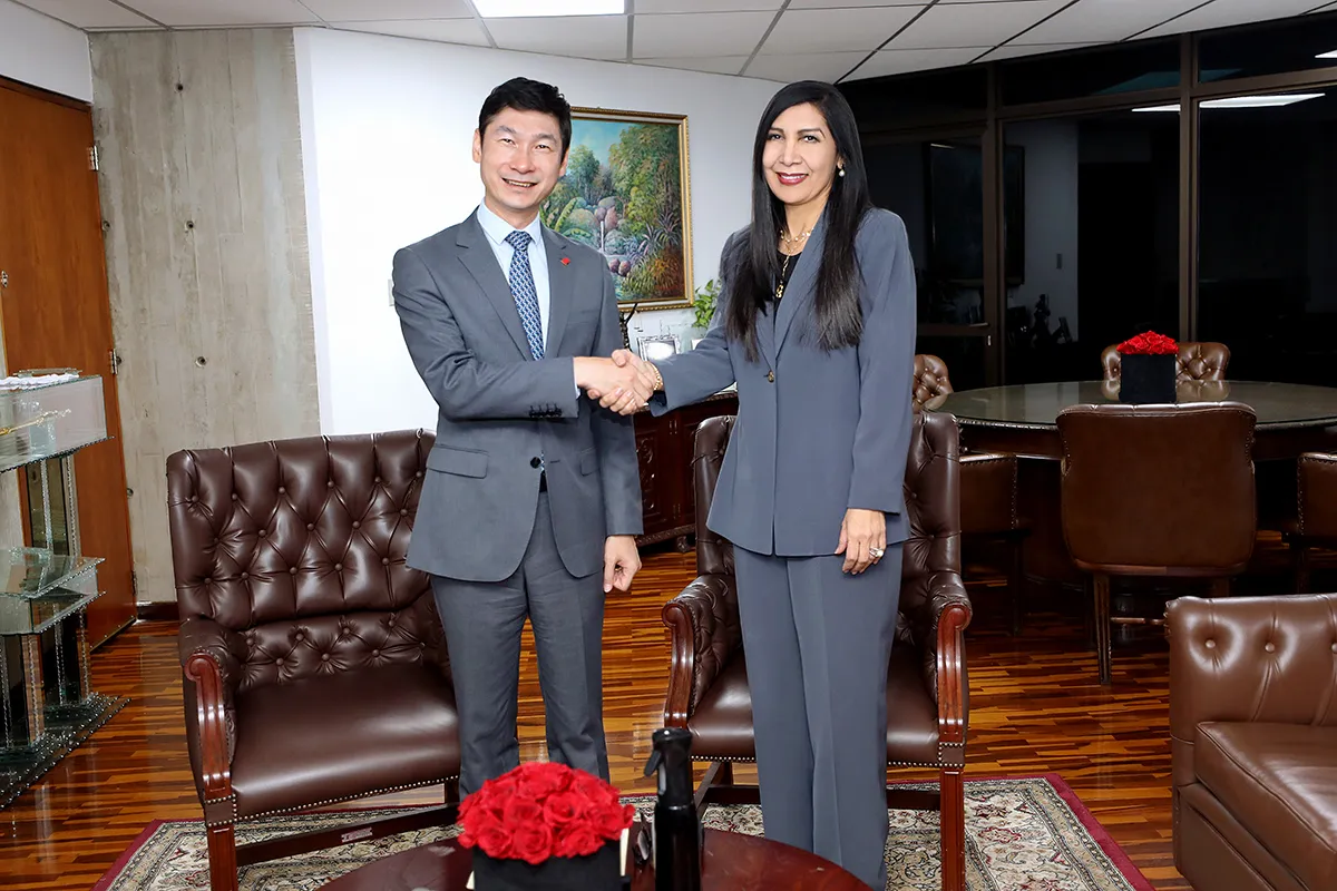 Lan Hu, embajador de China en Venezuela y Gladys Gutiérrez presidenta del TSJ.