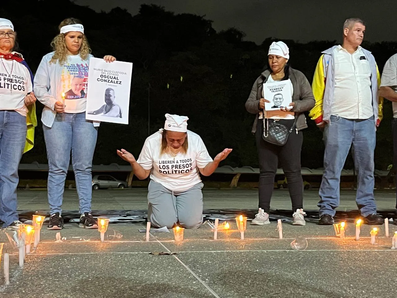 Protesta de familiares de presos políticos venezolanos en la plaza El Rectorado de la UCV. Foto: José Mireles Alcalá / ElMartilloVen.