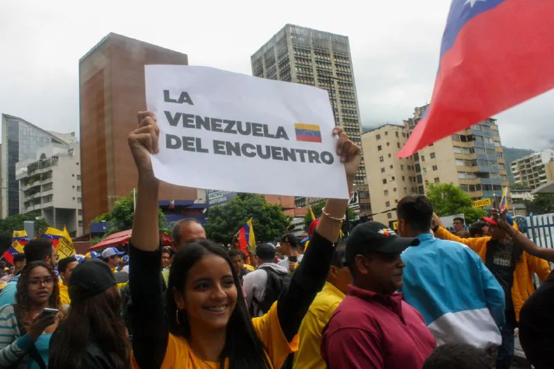 Henrique Capriles se inscribe en las elecciones primarias opositoras