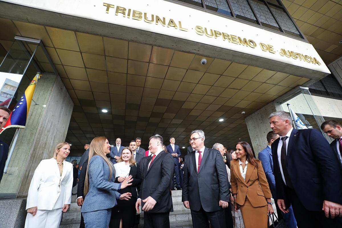 Fiscalia de Venezuela y Rusia sostienen encuentro con el TSJ