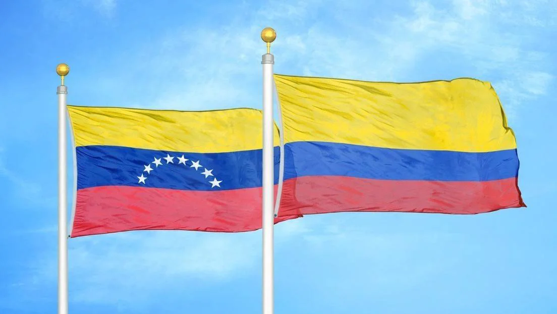 Banderas de Colombia y Venezuela.