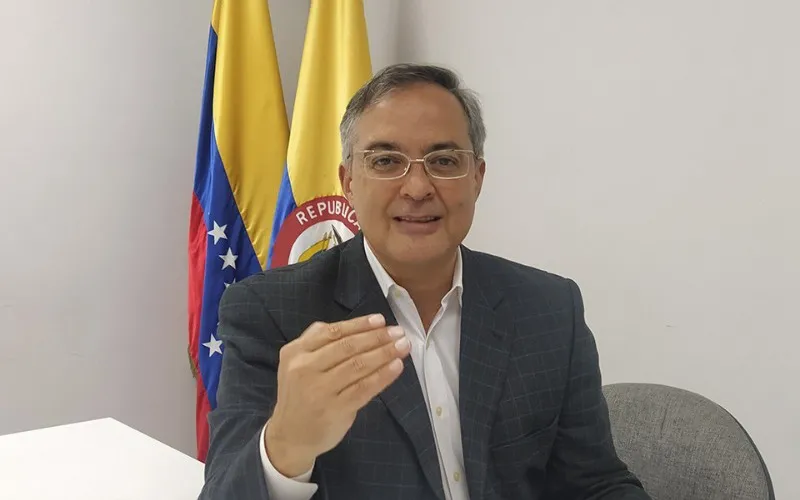 Luis Alberto Russian.