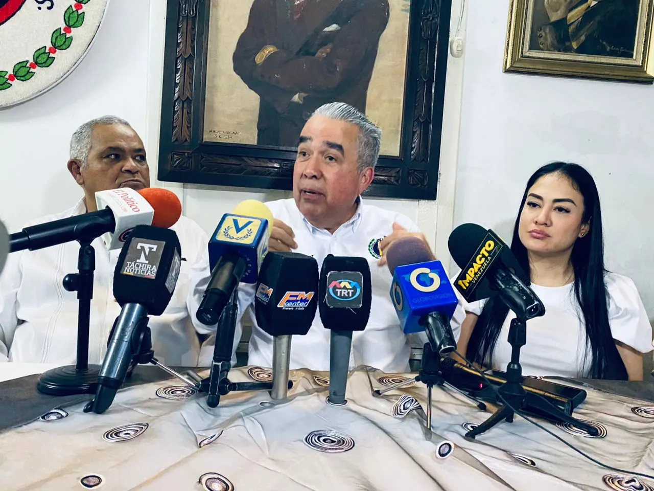 Luis Eduardo Martinez: AD presentará 35 mil testigos de votación el 3D