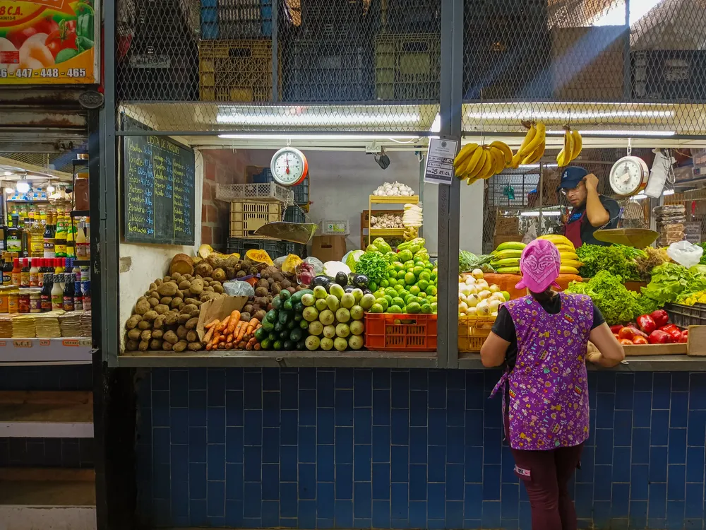 Puesto de Hortalizas en el Marcado Municipal de San Martí, en Caracas - Foto: José Mireles Alcalá / ElMartilloVen