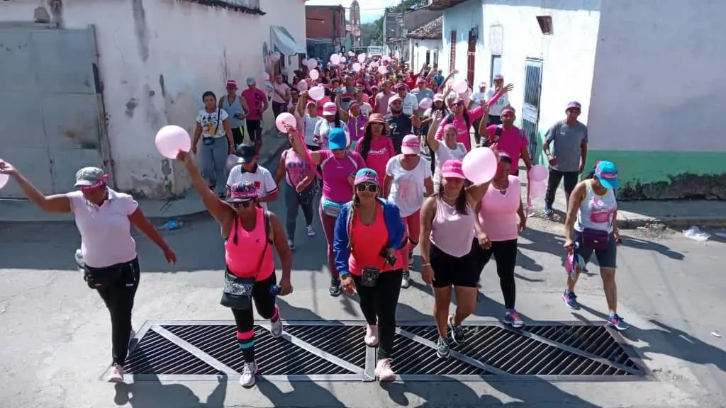 Realizaron marcha por el Mes Rosa en la ciudad de Santa Lucia
