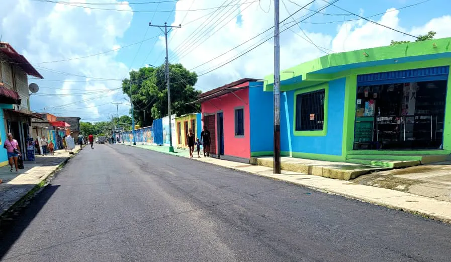 Trabajos de rehabilitación de calles del municipio Buroz, estado Miranda.