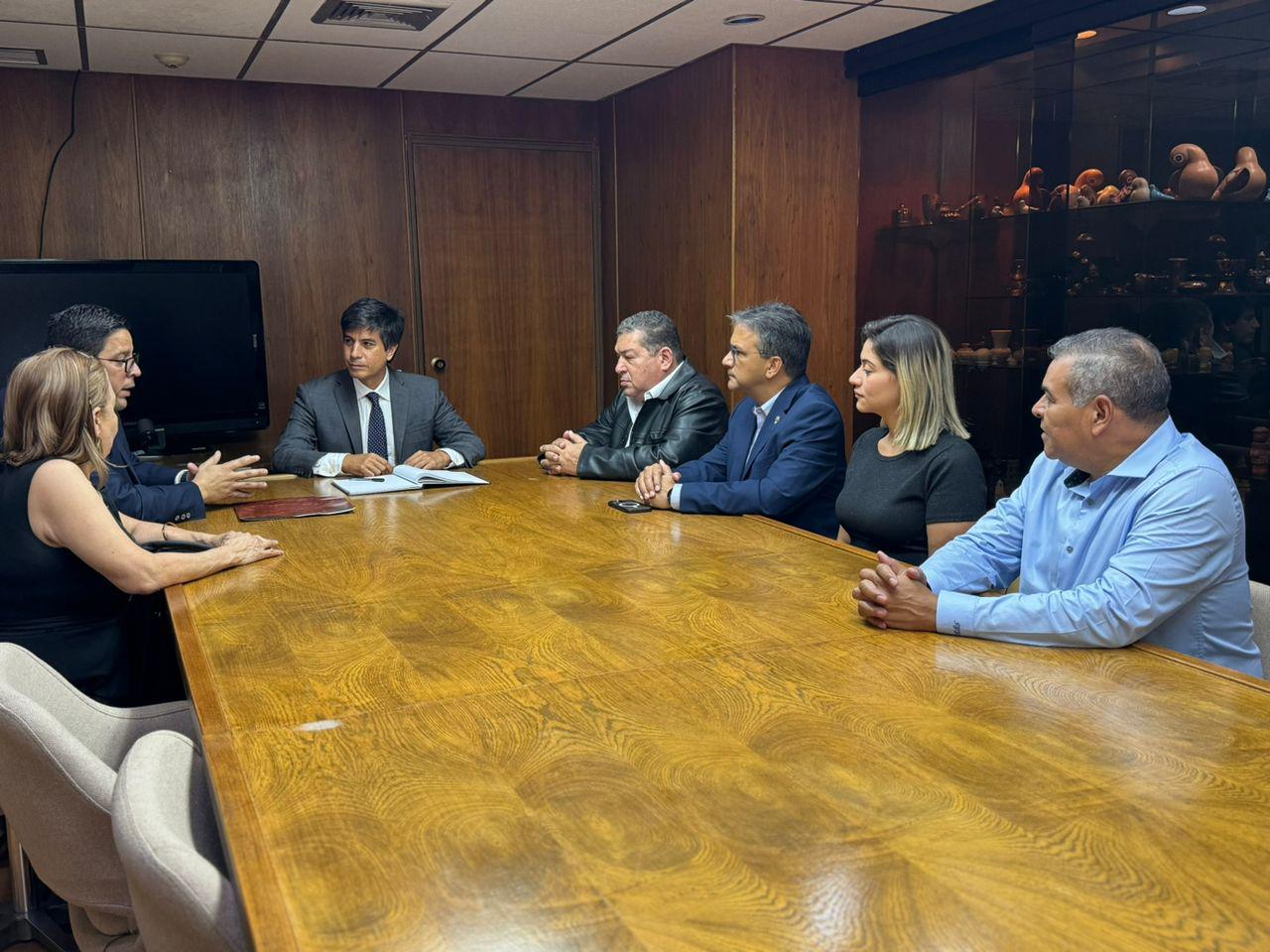 Concejales de Baruta, en la Embajada de Chile.