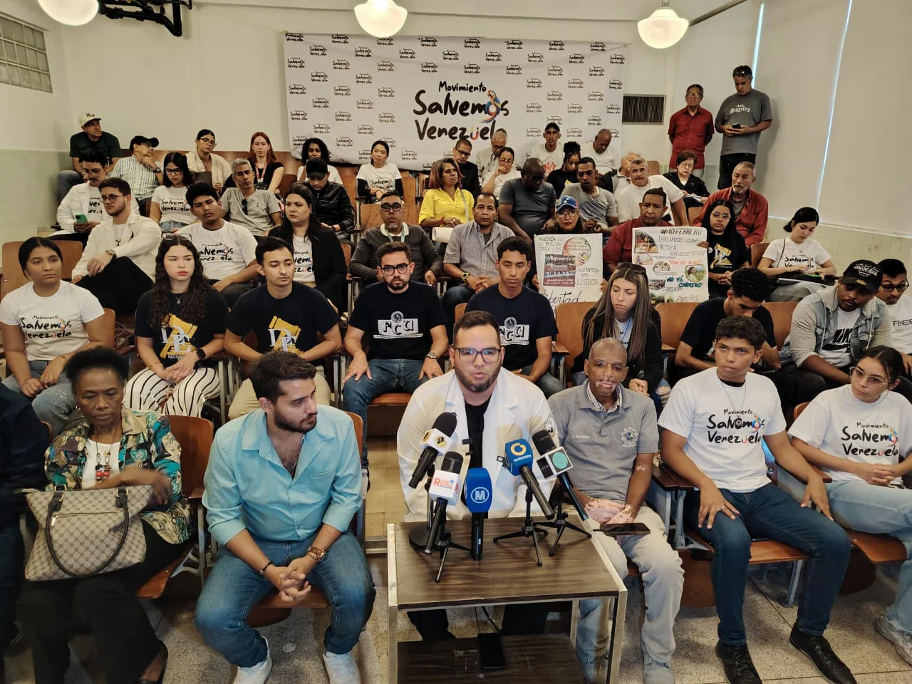 Gremios y estudiantes lanzan el espacio de articulación "Salvamos a Venezuela".