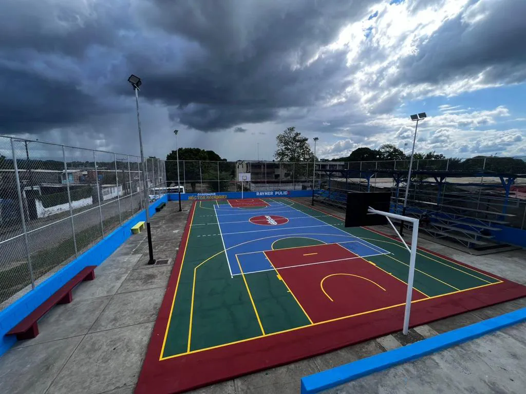 Rehabilitan polideportivo en Urbanización 