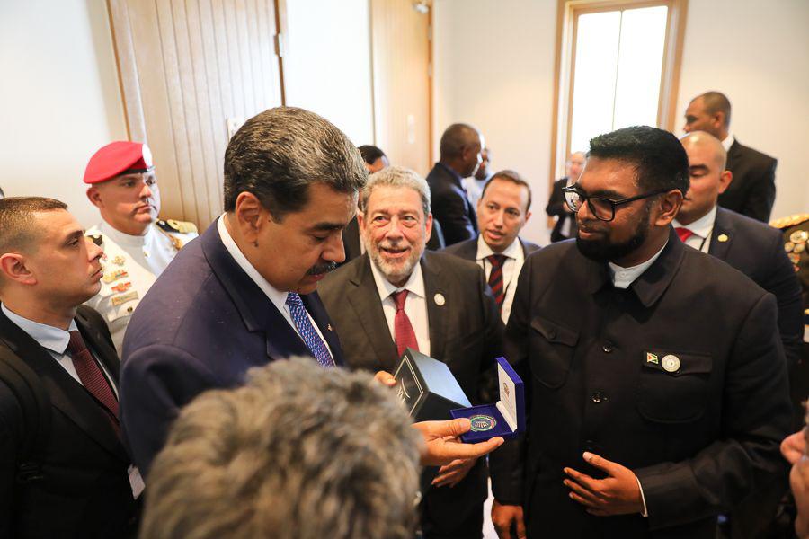 Nicolás Maduro y Air Fan Ali
