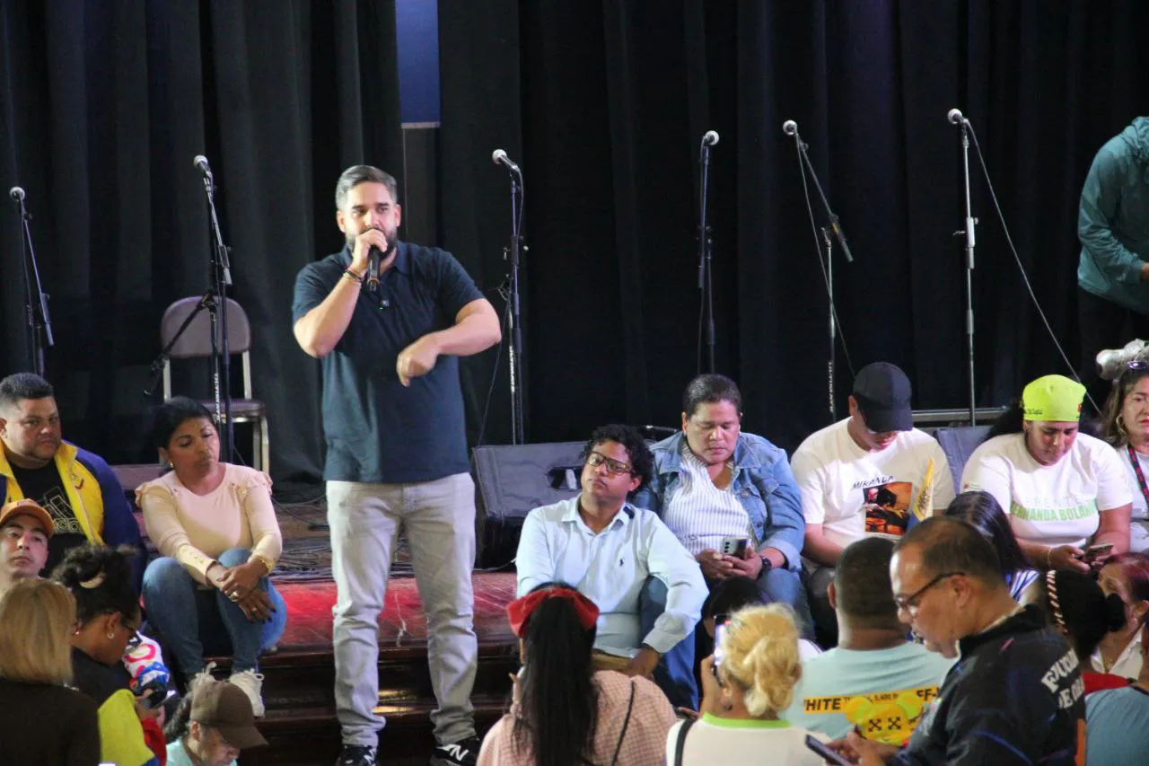 Candidatos del GPP sostienen un encuentro con los educadores de la ciudad de Caracas