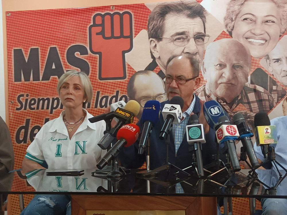 Felipe Mujica, secretario general del partido Movimiento al socialismo (MAS).